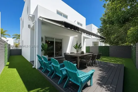 10384 NW 67th Terrace Doral FL 33178