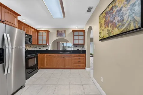 19113 NW 64th Court Hialeah FL 33015