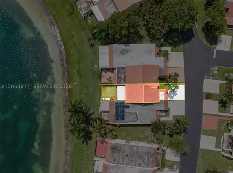 19113 NW 64th Court Hialeah FL 33015