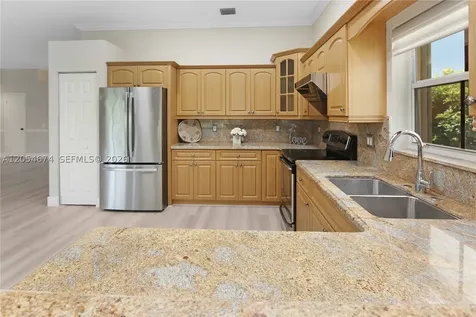 4022 Pinewood Lane Weston FL 33331