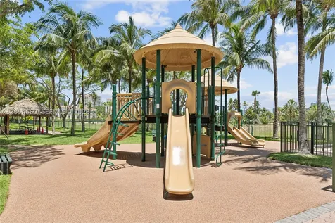 19501 W Country Club Drive Aventura FL 33180