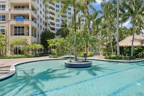 19501 W Country Club Drive Aventura FL 33180