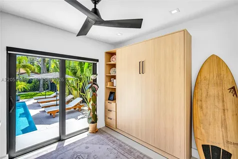 530 SW 18th Terrace Miami FL 33129