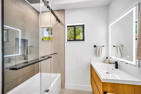 530 SW 18th Terrace Miami FL 33129