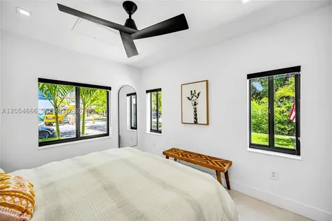 530 SW 18th Terrace Miami FL 33129