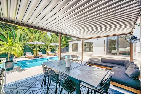 530 SW 18th Terrace Miami FL 33129