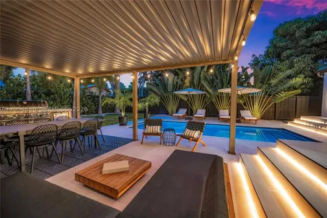 530 SW 18th Terrace Miami FL 33129