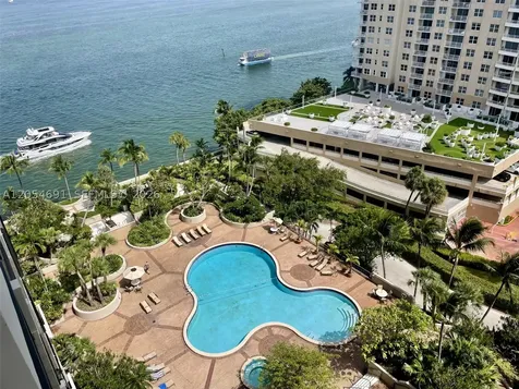 520 Brickell Key Drive Miami FL 33131