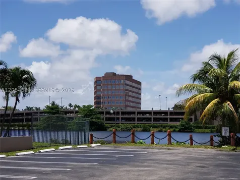5201 NW 7th Street Miami FL 33126
