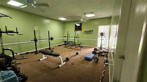 5201 NW 7th Street Miami FL 33126