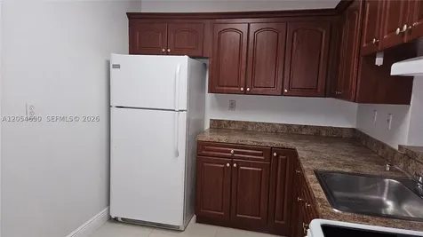 5201 NW 7th Street Miami FL 33126