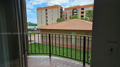 5201 NW 7th Street Miami FL 33126