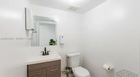 5520-5522 NW 72nd Avenue Miami FL 33166