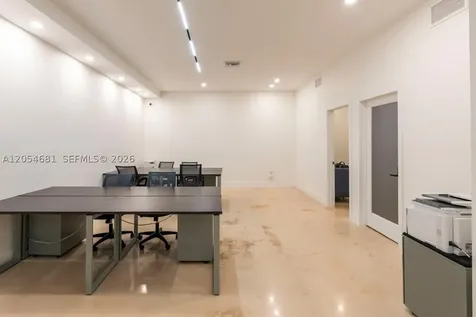 5520-5522 NW 72nd Avenue Miami FL 33166
