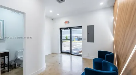 5520-5522 NW 72nd Avenue Miami FL 33166