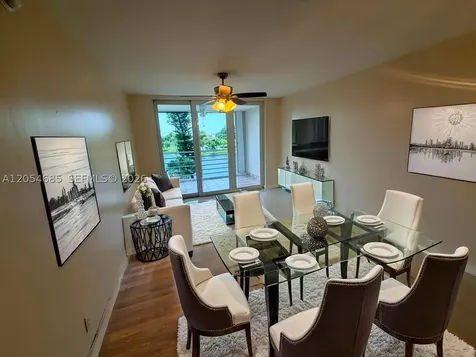 9440 Poinciana Place Davie FL 33324
