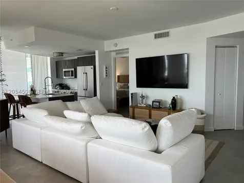 488 NE 18th Street Miami FL 33132