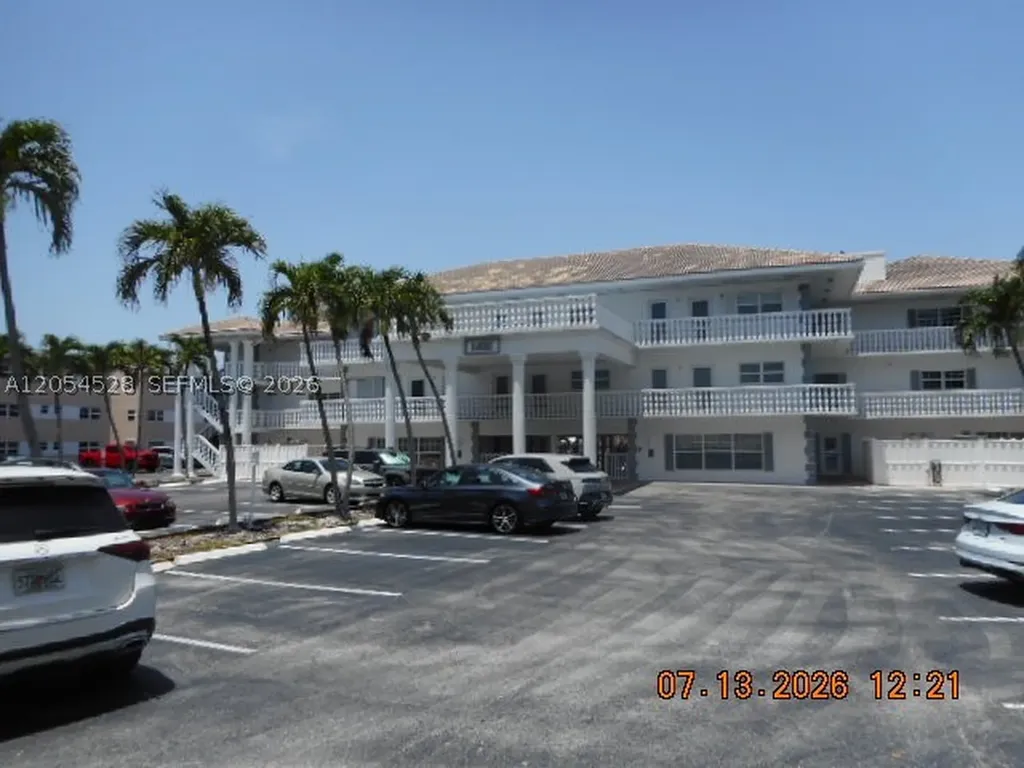 1461 S Ocean Boulevard Lauderdale By The Sea FL 33062