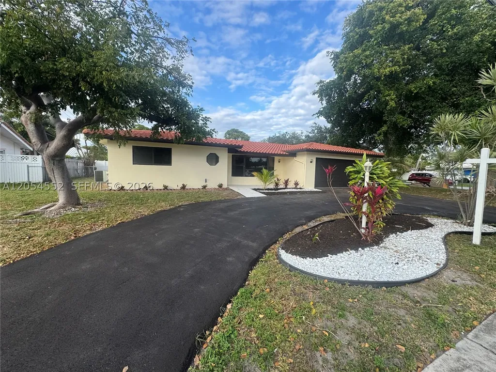 1109 SE 10th Street Deerfield Beach FL 33441