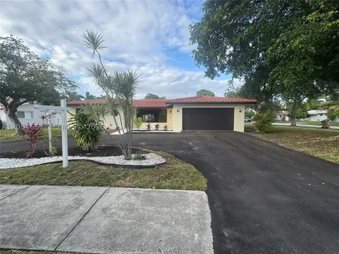 1109 SE 10th Street Deerfield Beach FL 33441
