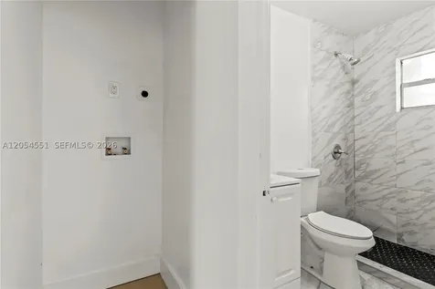 3527 NW 34th Street Miami FL 33142