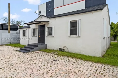 3527 NW 34th Street Miami FL 33142