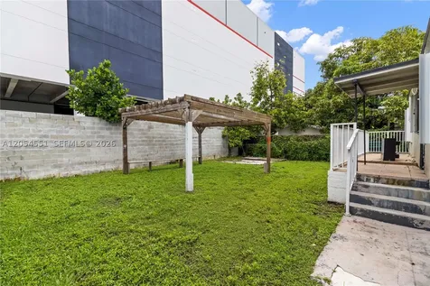 3527 NW 34th Street Miami FL 33142