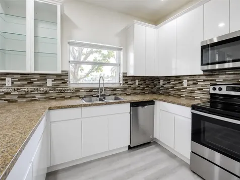 10956 NW 73rd Street Doral FL 33178