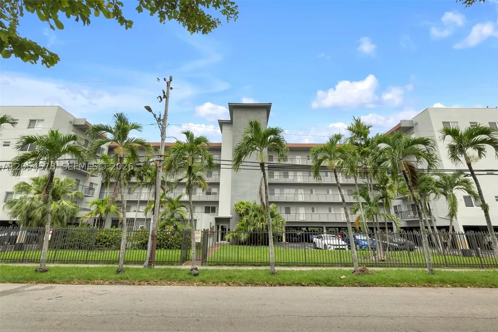 900 SW 84th Avenue Miami FL 33144