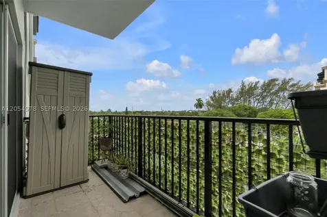 900 SW 84th Avenue Miami FL 33144