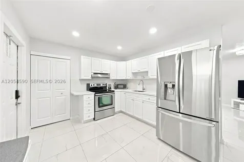 5632 SW 36th Court West Park FL 33023