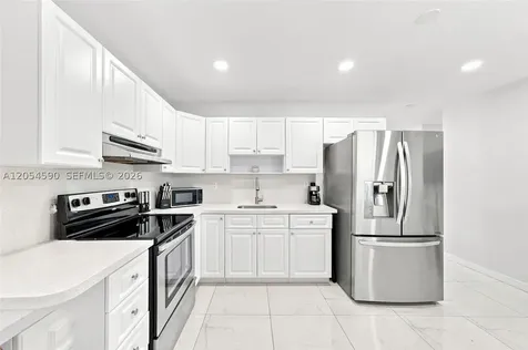 5632 SW 36th Court West Park FL 33023