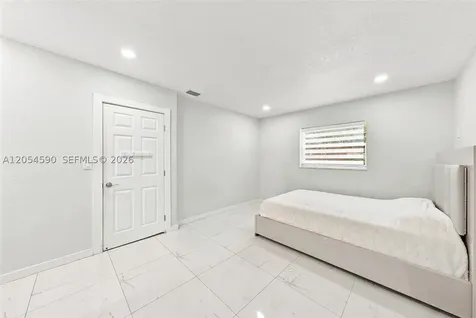 5632 SW 36th Court West Park FL 33023