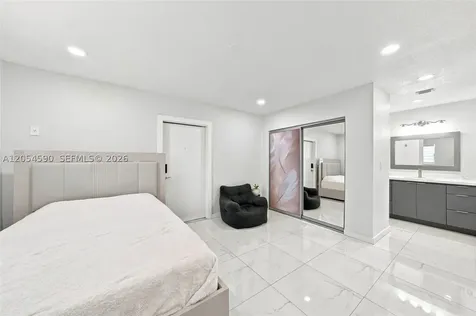 5632 SW 36th Court West Park FL 33023