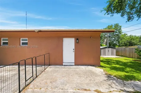 5632 SW 36th Court West Park FL 33023