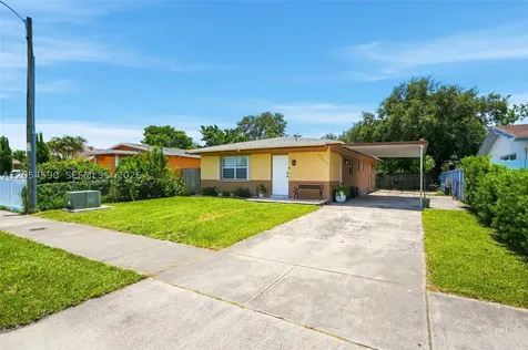 5632 SW 36th Court West Park FL 33023