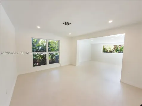 11450 SW 92nd Court Miami FL 33176