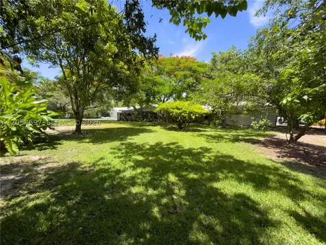 11450 SW 92nd Court Miami FL 33176