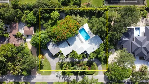 11450 SW 92nd Court Miami FL 33176