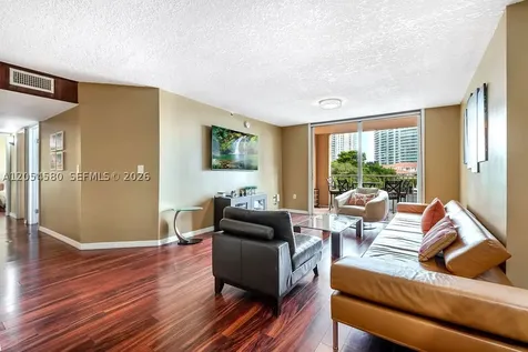 19999 E Country Club Drive Aventura FL 33180