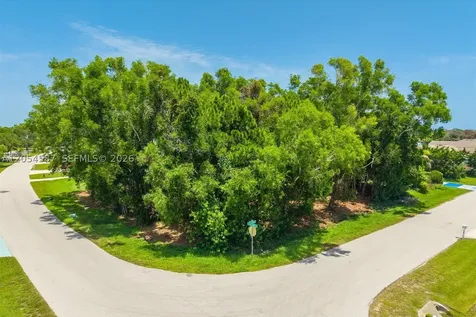 2801 SE Leigh Avenue Port St. Lucie FL 34952
