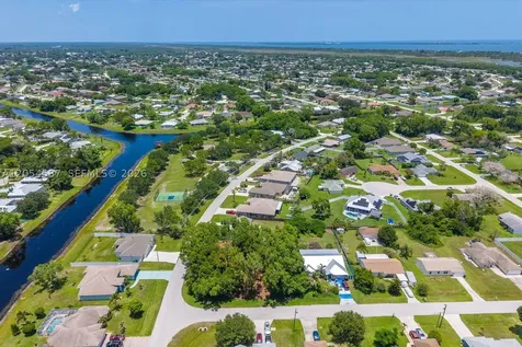 2801 SE Leigh Avenue Port St. Lucie FL 34952