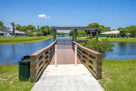 2801 SE Leigh Avenue Port St. Lucie FL 34952