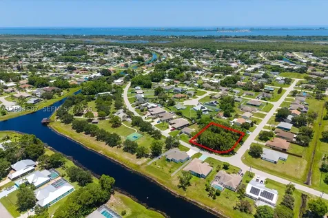 2801 SE Leigh Avenue Port St. Lucie FL 34952