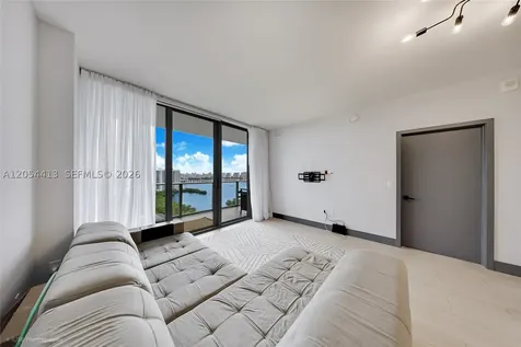 16385 Biscayne Boulevard North Miami Beach FL 33160