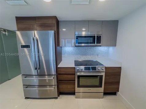 9261 E Bay Harbor Drive Bay Harbor Islands FL 33154