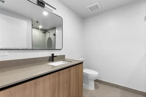 121 NE 5th Street Miami FL 33132
