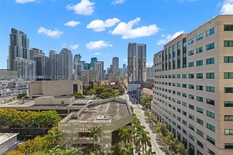 121 NE 5th Street Miami FL 33132