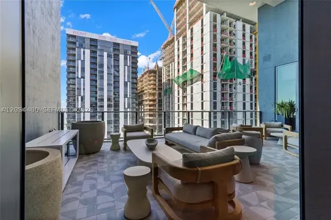 121 NE 5th Street Miami FL 33132