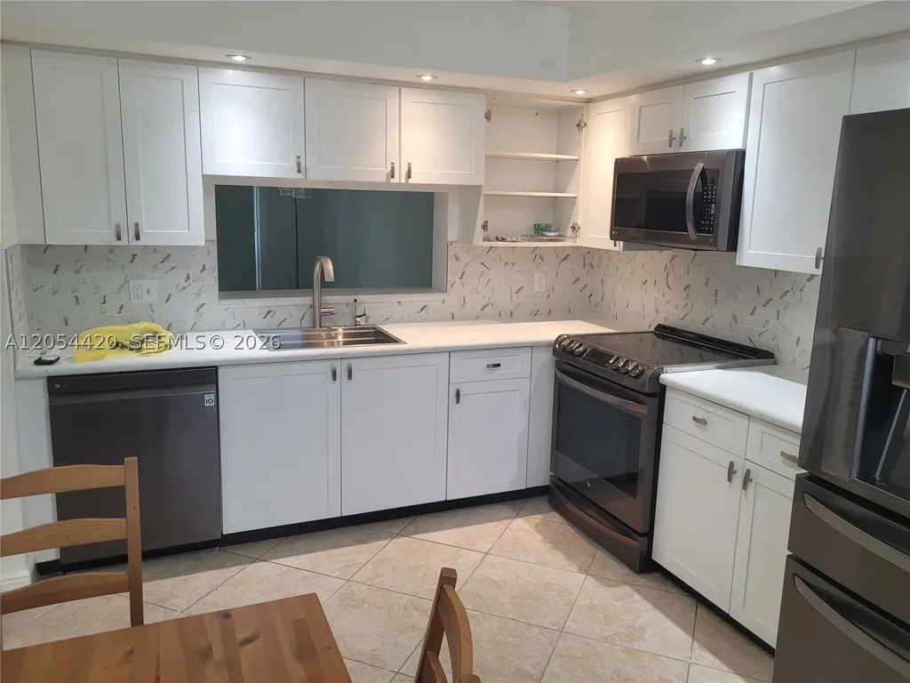 1200 SW 130th Avenue Pembroke Pines FL 33027